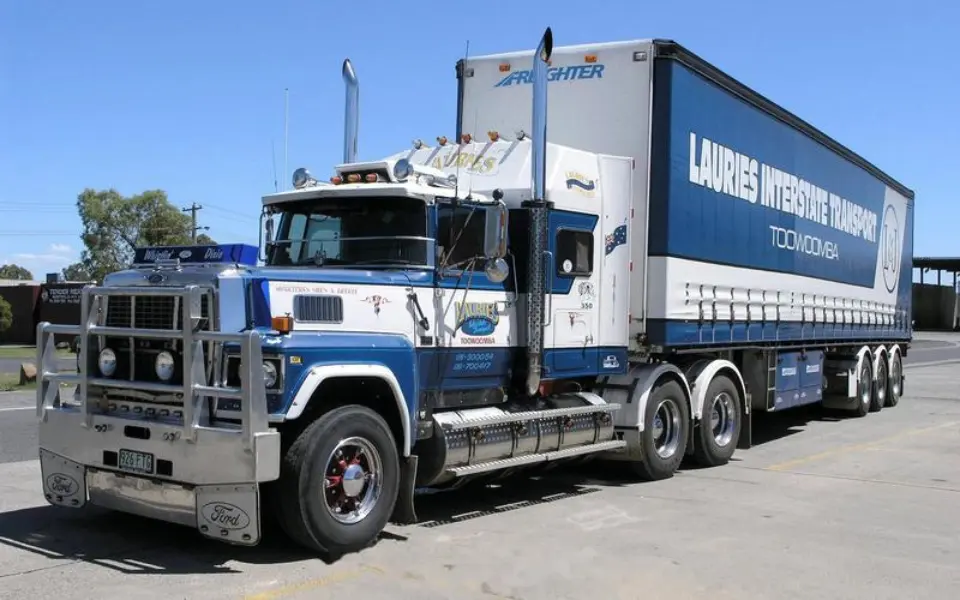 פארוואס טאָן ניט דינער טראַקס פונט זייער ויסמאַטערן פּייפּס אַרוף?